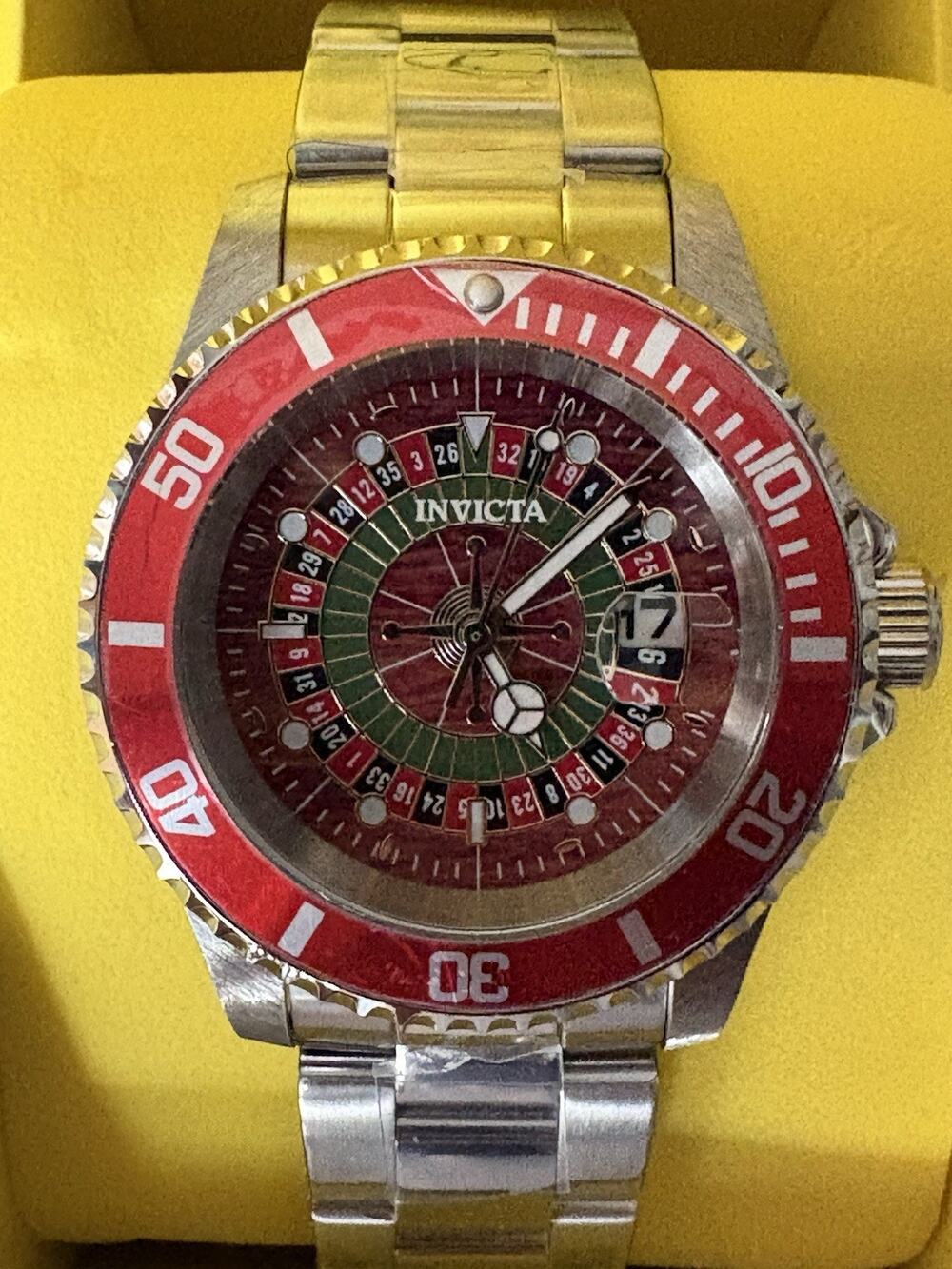 Invicta Pro Diver House of Cards Men’s Watch 40mm Steel 50519 New In Box Rare
